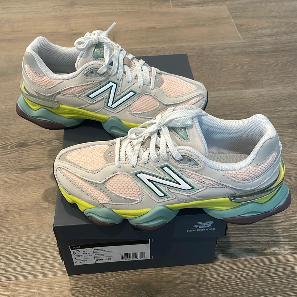 New Balance 9060 Moonbeam with Vintage Rose and Moonrock